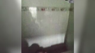 Clip Sex Móc lồn em cho ra nước rồi địt mới sướng