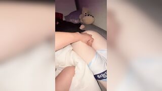 Con bạn ngủ say, tranh thủ làm việc nó tí