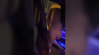 Trên đường đi dừng xe lộ hàng, chơi hay ghê ha.