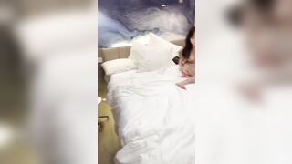 Bạn thân Cùng giới, Lấy cu giả Chọc Lồn Rậm Lông Thủ dâm Live sex Sướng rên rỉ