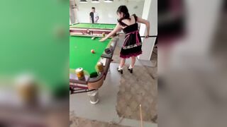 Bắn bida vs MBBG Hàng xóm, Mà cứ rình Tốc Váy Xem Quần lót Nứng vcl