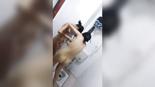 siêu phẩm quay lén mấy em bé loli non tơ đi tắm cực cuốn - phần 1