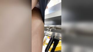 quay lén mấy bé thế giới di động mặc váy ngắn lọt khe