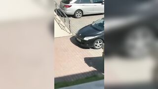 Quay lén em học sinh nứng lồn thủ dâm luôn tại ngoài đường