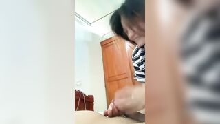 Tập cho bạn thân k5 bú cu