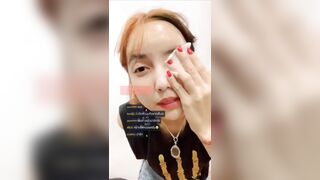 Gái Thái live tắm cho các đại gia xem dâm đãng