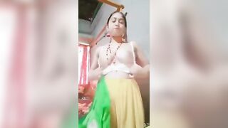 Vú to thủ dâm 245