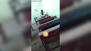 Một thằng quay một thằng chịch em nữ sinh vào giờ ra chơi