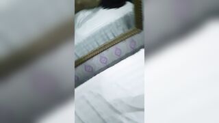 Vào nhà nghỉ cùng em nhấp nhô