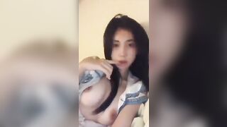 Gái xinh 2k7 khoe vú cho các chú xem 4