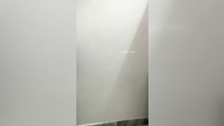 mấy bé học sinh bây giờ bạo thật 2k10 mà đã bán clip khoe vú lồn - phần 1