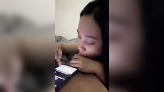 Em Sinh viên bú cu anh cũng không quên nt với ny tình tứ