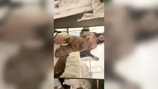 Em chuppy xăm trổ dâm đãng thủ dâm trước gương