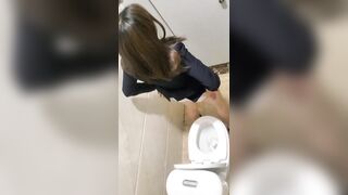 cammara ẩn Quay Lén WC các em xinh tươi nhìn nứng cặc - phần 38