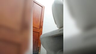 cammara ẩn Quay Lén WC các em xinh tươi nhìn nứng cặc - phần 41