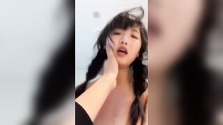 Gái xinh mặt dâm cưỡi cu phê tê người dâm đãng kích thích