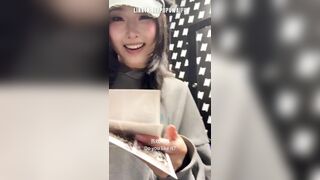 Sung sướng, đi date với em gái quen qua mạng, vào photobooth lén bú cu nuốt tinh