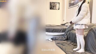 Cô bé loli siêu dễ thương, nhút nhát, mặt mũi trẻ con, ngực khủng, và thích đủ loại