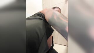 Vào nhà vs nhà hàng nhét toy vào lồn khoe mông to lồn ngon