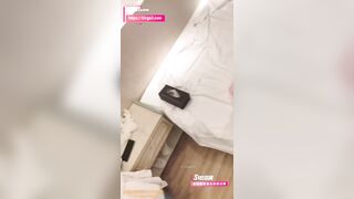 Bố dượng cặc bự dẫn con gái riêng loli vú bự của vợ vào ks bú cu địt cho đau nhăn mặt