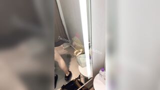 Cùng 2 e bạn thân vừa xinh vừa dâm vú lại còn bự đi dạo trg siêu thị khoe hàng public