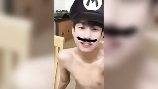 Thanh niên quay tiktok lòi cu