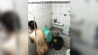 Em vợ tắm 3
