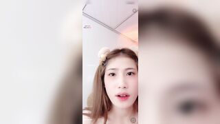 Phòng live show hàng của idol tiktok Huỳnh Bảo Trân bím múp hồng cặp bưởi siêu bự #1