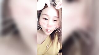 Meoxinhdep live app vừa nhảy vừa show cặp vú to khổng lồ của mình cho ae viewer xem