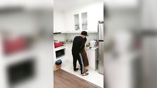 Thấy vợ không bình thường đặt camera thấy em họ húp chị dâu