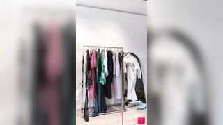 Hớ hênh, Chủ Shop quần áo Thay đồ Live stream, Lộ Vú Trong gương loli mình dây