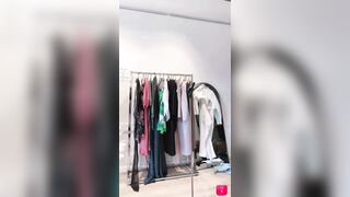 Hớ hênh, Chủ Shop quần áo Thay đồ Live stream, Lộ Vú Trong gương loli mình dây