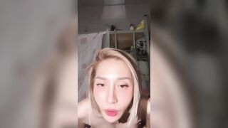 Idol Xào Ke 15 Năm Hết Thời Lên Stream bán quạt