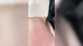 Mẹ nhờ đi đón bé e họ từ tp về,đg đi đường mà nứng quá tấp xe vào lề đè e ra đụ luôn