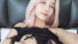 Hàng họ đẹp hồng hào móc mặt đê mê sung sướng mắt lim dim
