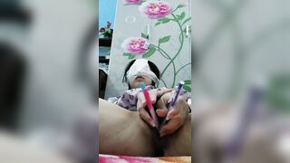 Oanh 2k10, học sinh bây giờ cái gì cũng đút vào lồn thủ dâm P1