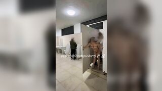 Vãi, Cặp Đôi Djt nhau Trong WC Mở cửa Lút Cán Rên Rỉ Lồn rậm, Vừa Sướng Vừa Nứng sợ
