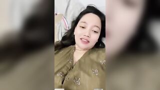 MỚI QUEN MÀ E ĐÃ CỞI VÚ KHOE RỒI