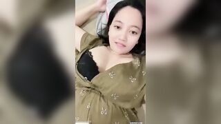 MỚI QUEN MÀ E ĐÃ CỞI VÚ KHOE RỒI