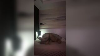 Sinh viên nghèo làm đĩ kiếm tiền học.