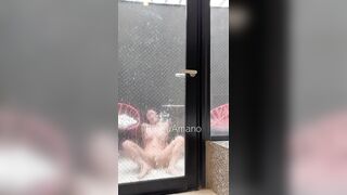 Đỉnh cao dâm loạn - Dắt bé Ny ra ngoài sân Homestay móc lồn public