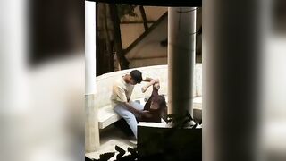 Dắt nhau đi công viên nứng quá bắt bạn gái bú cu tại công viên luôn.