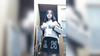 Em mình dây xinh xắn khoả thân nhảy nhót