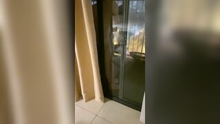Xỉn ngủ dậy thấy tụi bạn nó địt nhau ngoài ban công , nhìn nứng vãi cặc