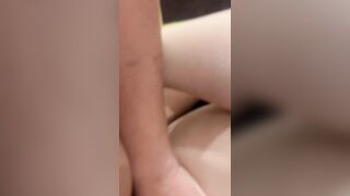 Nó khóc rồi mà ông anh vẫn không tha