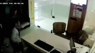 Muốn thăng chức trong công ty chị gái lén chồng cho sếp đụ.