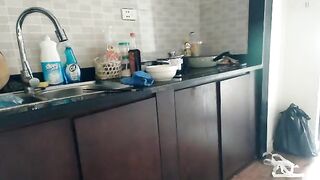 Xuống bếp cũng em teen vú dài