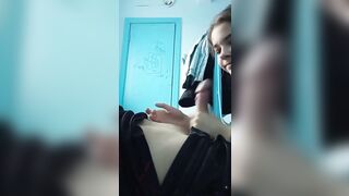 Nga ngố: Chị gái chổng mông cho thằng em kế mới lớn địt vào cái lồn múp