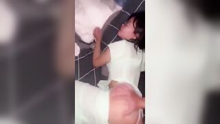 Cô giáo chủ nhiệm dạy môn sinh cho học trò cưng đụ khám phá lồn của mình.