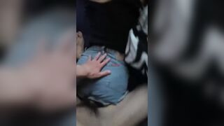 Ba mẹ sắp về nên đè đụ vào lồn em họ 16 tuổi khỏi cần cỡi quần.